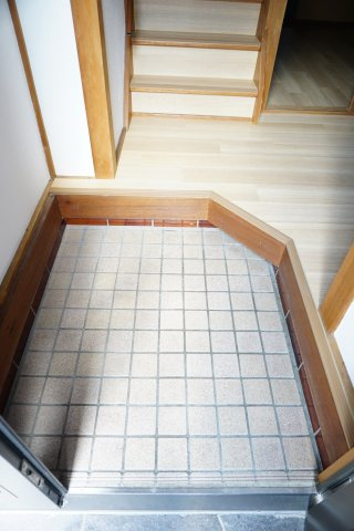 中古戸建　大東市灰塚4丁目（昭和53年築）の玄関