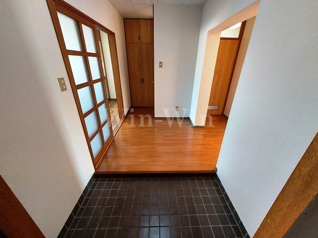 ナカスギマンションの玄関