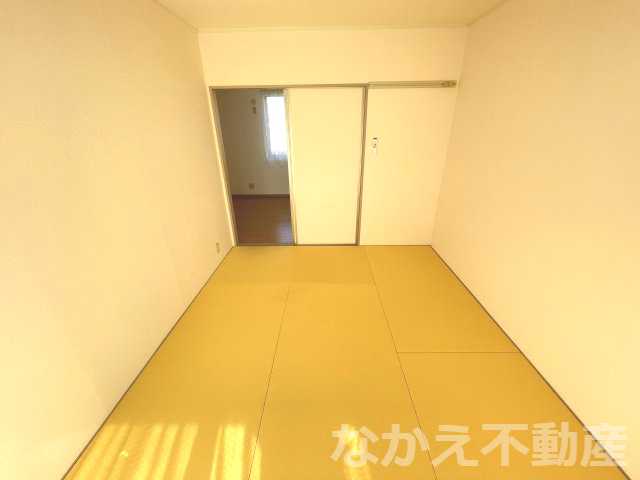 【寝室】 | 落ち着いた色調の寝室です