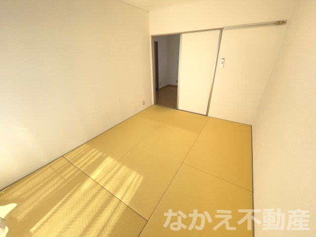 【寝室】 | 広くて明るい寝室