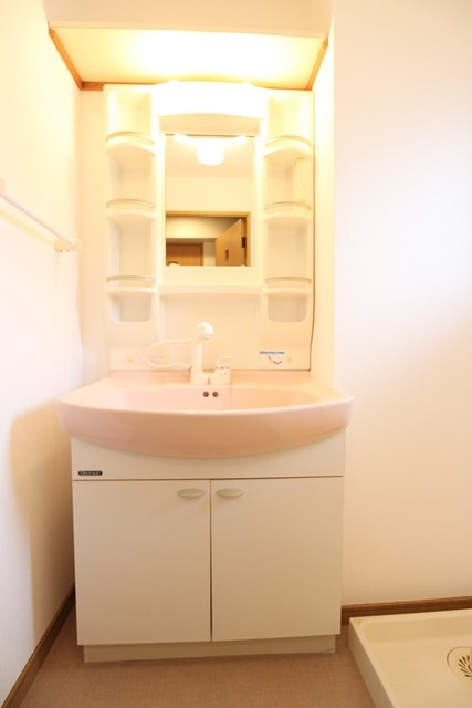 コーポラス青柳【キャッシュバック対象物件】の独立洗面台|使いやすい独立洗面台です