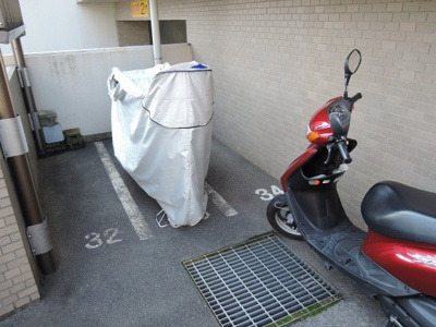 【その他共用部分】 | 日吉西パークホームズ | バイク置場です。