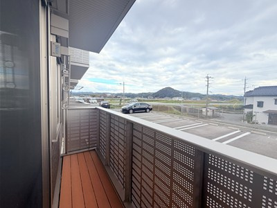 マハロのバルコニー|落ち着いた時間を過ごせるバルコニーです