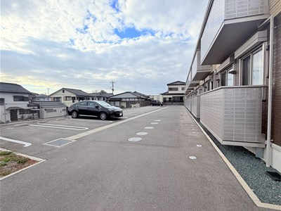 マハロの駐車場|カースペースがあります