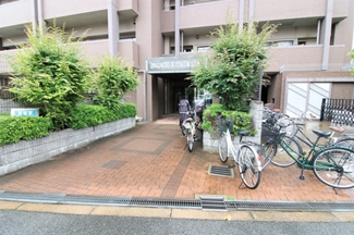 【エントランス】