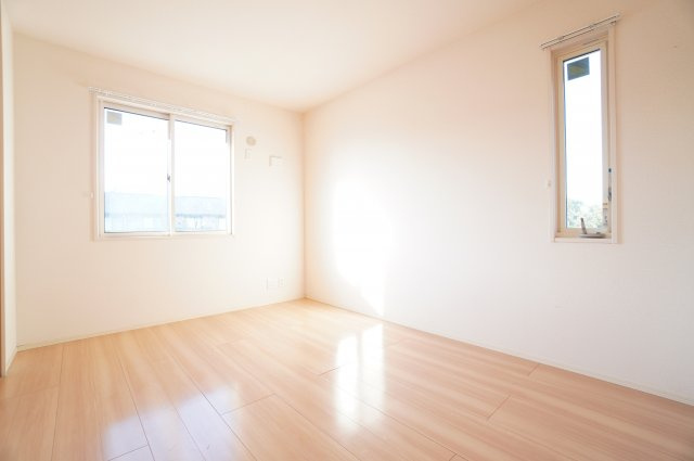 【洋室】 | サザンハート吉岡B棟