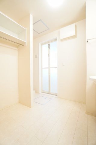 【洗面所】 | サザンハート吉岡B棟 | ※同物件・反転タイプの写真です。