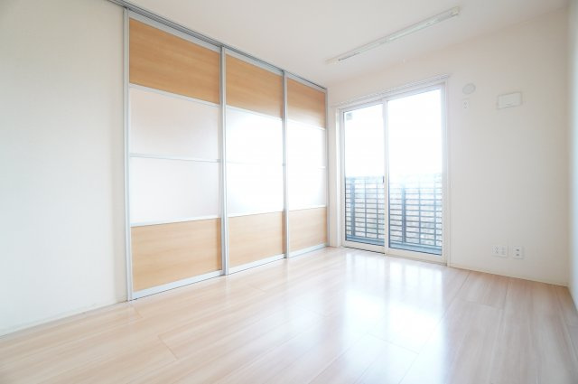 【洋室】 | サザンハート吉岡B棟