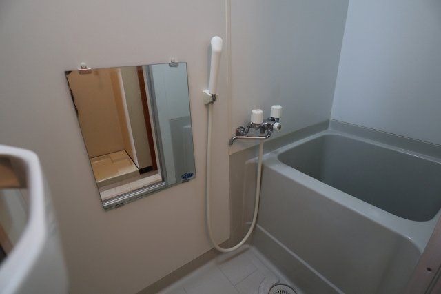 ヴランドール西船の浴室|バス・トイレ別