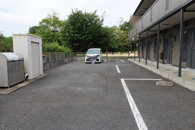 【駐車場】 | グランパルク | 駐車場