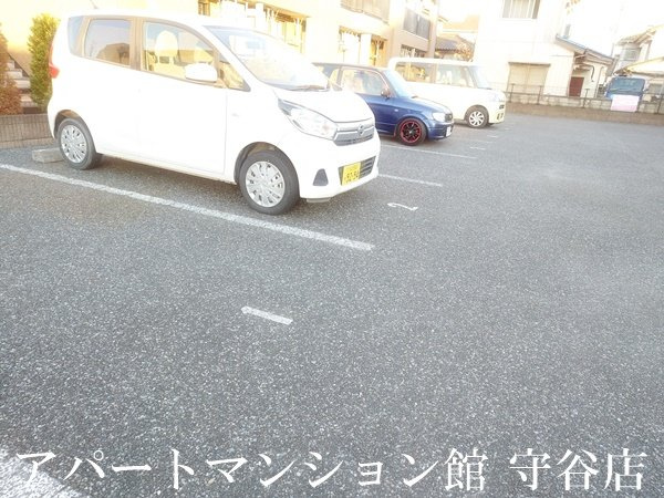 千部越の駐車場