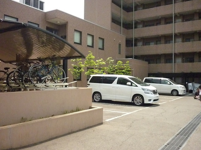 【駐車場】