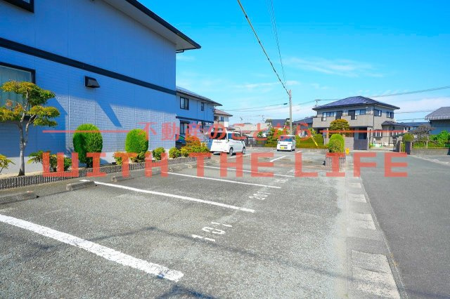 カサグランデⅡ【キャッシュバック対象物件】の駐車場|駐車スペースもあります
