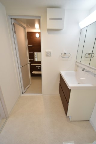 エストリュエル の洗面所|反転　同タイプ参考写真