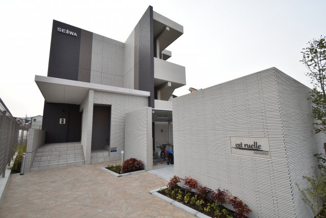 エストリュエル の外観