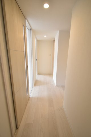 エストリュエル の居間・リビング|反転　同タイプ参考写真