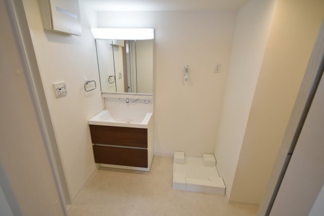 エストリュエル の洗面所|反転　同タイプ参考写真