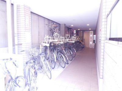 サンシャイン烏丸の駐車場|駐輪場