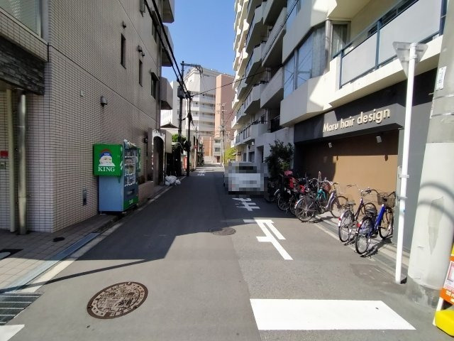 メトロハイツ今里の周辺|周辺道路です。
閑静な住宅街です。