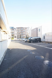 【駐車場】