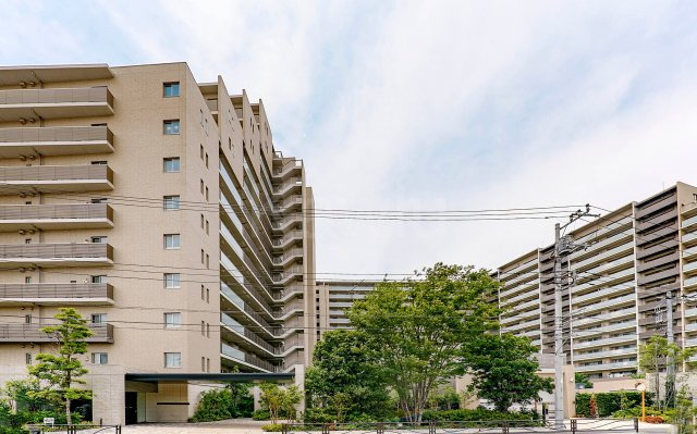 グレーシアシティ川崎大師河原（川崎区大師河原2丁目）の外観|共有施設充実
コンシェルジュサービス・サロン・パーティールーム・キッズルーム・ゲストルーム・スタディサロン　など他にも色々なサービスがあります