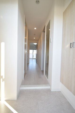 グローリードミール開田の玄関