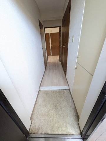 藤和シティコープ河辺Ⅱの玄関