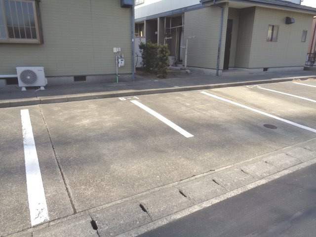 テラスハウス土屋の駐車場