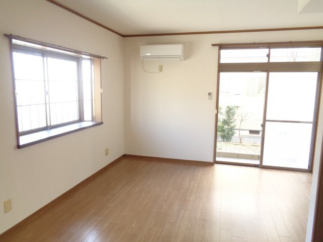 テラスハウス土屋の居間・リビング