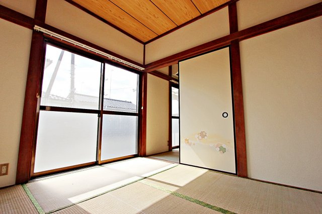 6丁目一戸建の和室|4.5帖の和室