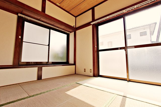 6丁目一戸建の和室|東側の和室4.5帖