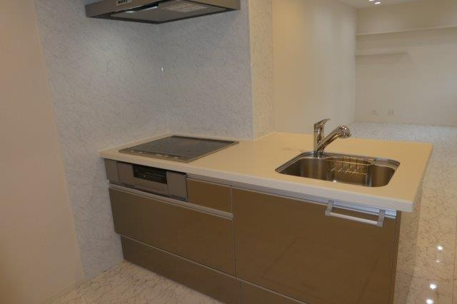 ＭⅡのキッチン|3口IHコンロ付きシステムキッチン