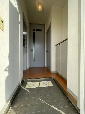 ハイツナカノの玄関