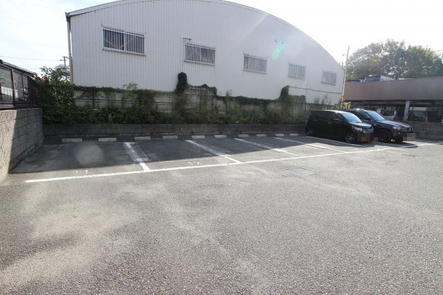 パレ清水が丘の駐車場