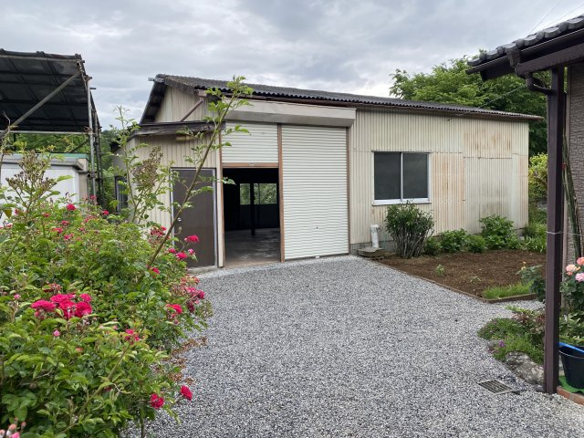 鳩山町倉庫の外観