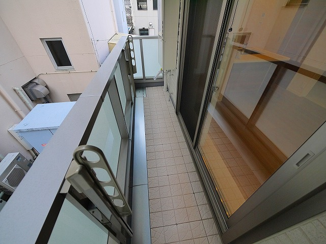 ライムストーン新大宮のバルコニー|外からの目が気にならないバルコニーで洗濯物が干せます