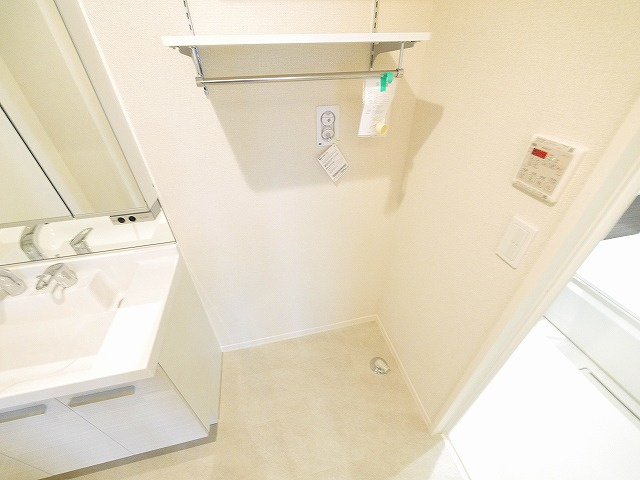 ライムストーン新大宮の設備|室内洗濯機置き場です