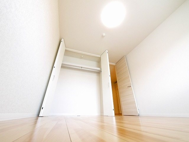 ライムストーン新大宮の洋室|ゆったりした洋室です