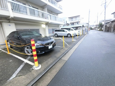 【駐車場】 | ＮＫ鶴見コータース | 平置き駐車場です。