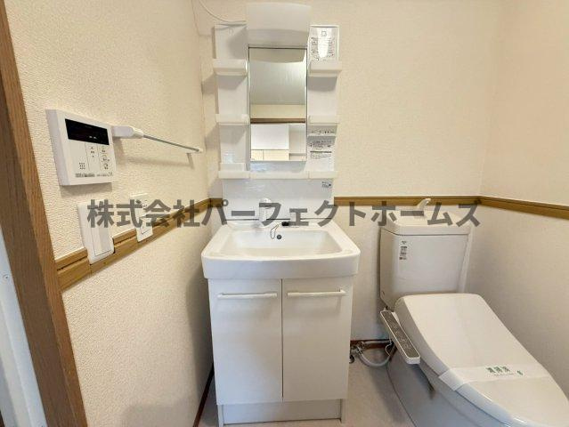 アートプラザ枚方の独立洗面台|使いやすい独立洗面台です