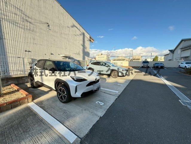 アートプラザ枚方の駐車場|駐車スペースもあります