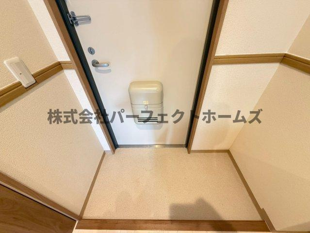 アートプラザ枚方の玄関|収納もある玄関です