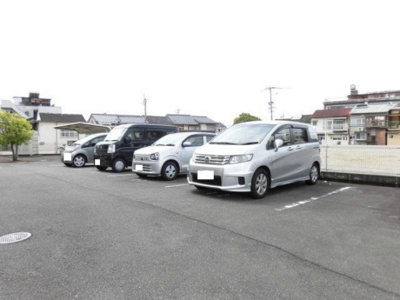 【駐車場】 | フローリッシュ三雲 | 駐車場