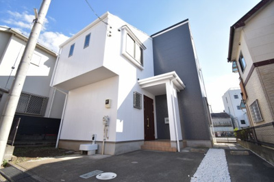 【外観】 | 東大和市南街１丁目　中古戸建 | 令和3年10月内外装リフォーム完了。明日への勇気と活力を与えてくれるそんな邸がこちらです

