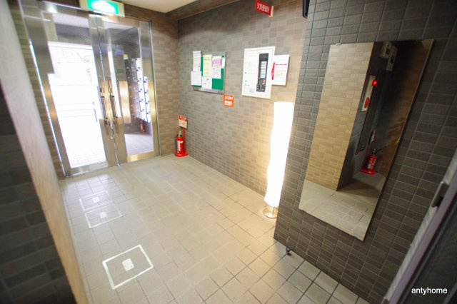 ノイエ新大阪A棟　仲介手数料無料のロビー