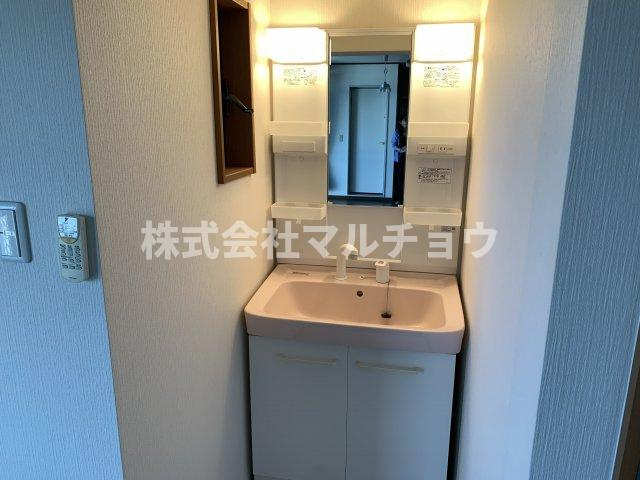 谷口ビルの洗面所|スペースが確保できる洗面所です