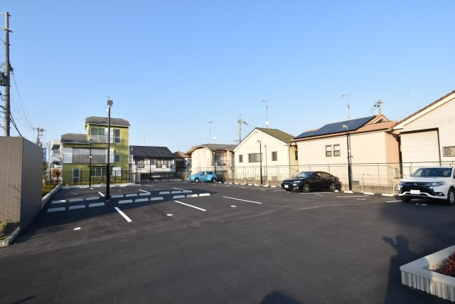 グローリードミール天神の駐車場