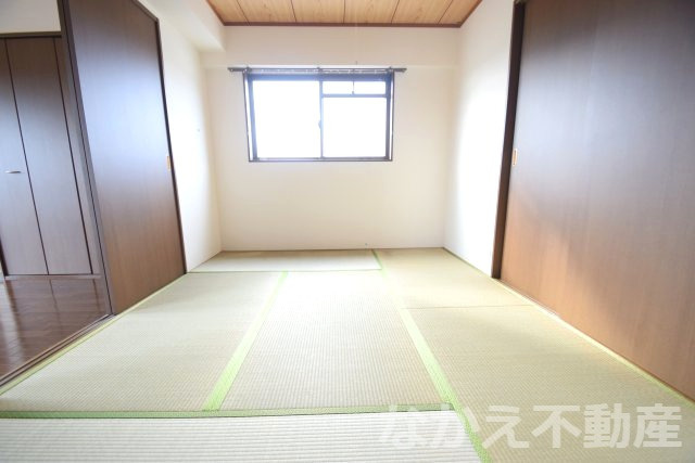 【寝室】 | 使い勝手のいい寝室です