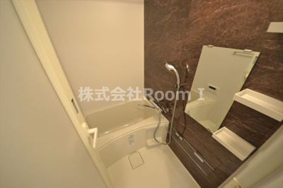 【浴室】 | ルネフラッツ谷町四丁目 | コンパクトで使いやすいお風呂です