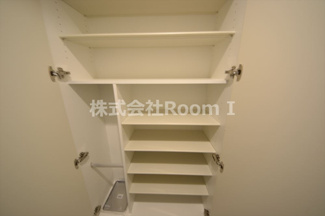 【玄関】 | ルネフラッツ谷町四丁目 | ゆったりとした玄関です